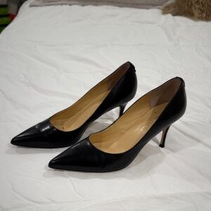 Ivanka Trump Women’s Black Pumps